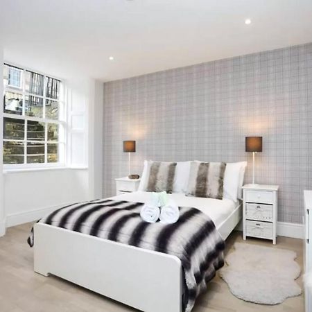 Ultra Modern, Stylish Apartment Next To Princes St Edinburg Exteriör bild