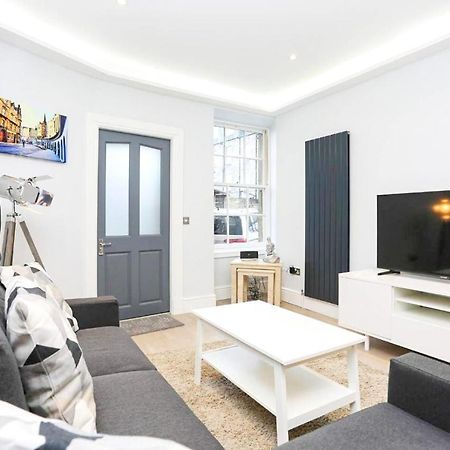 Ultra Modern, Stylish Apartment Next To Princes St Edinburg Exteriör bild