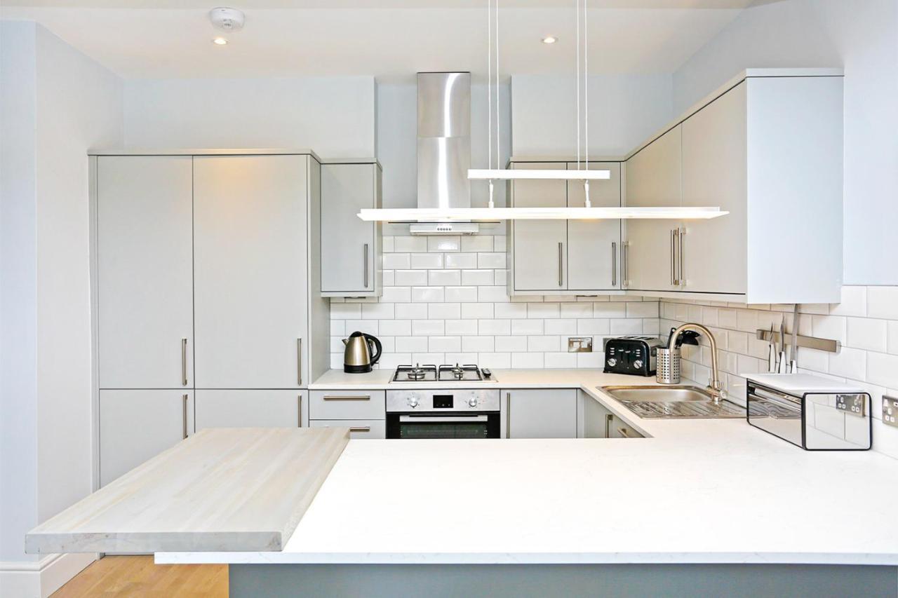 Ultra Modern, Stylish Apartment Next To Princes St Edinburg Exteriör bild