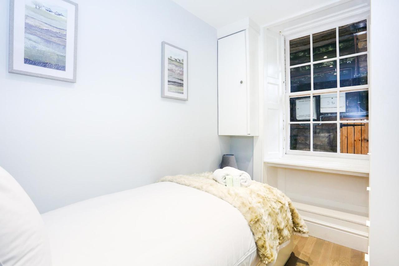 Ultra Modern, Stylish Apartment Next To Princes St Edinburg Exteriör bild