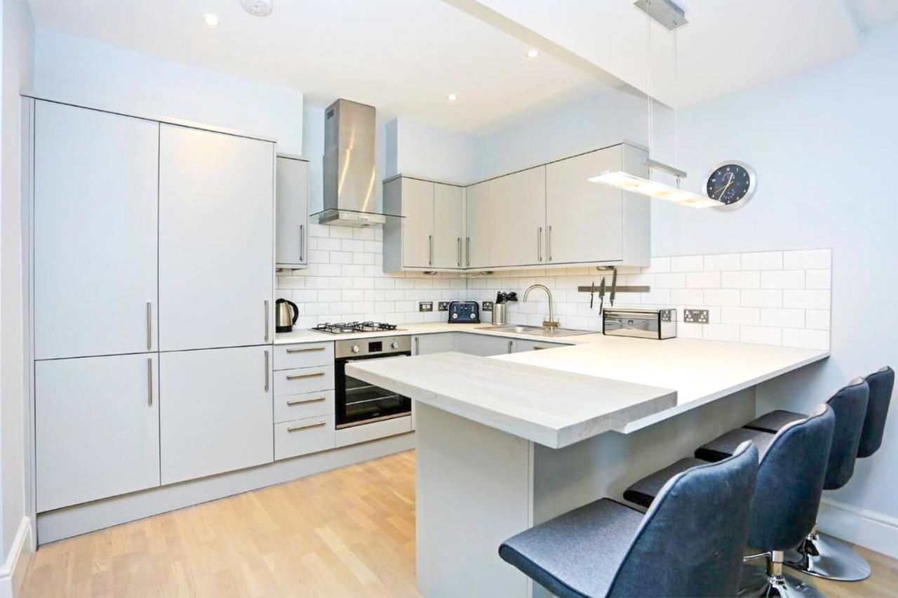 Ultra Modern, Stylish Apartment Next To Princes St Edinburg Exteriör bild