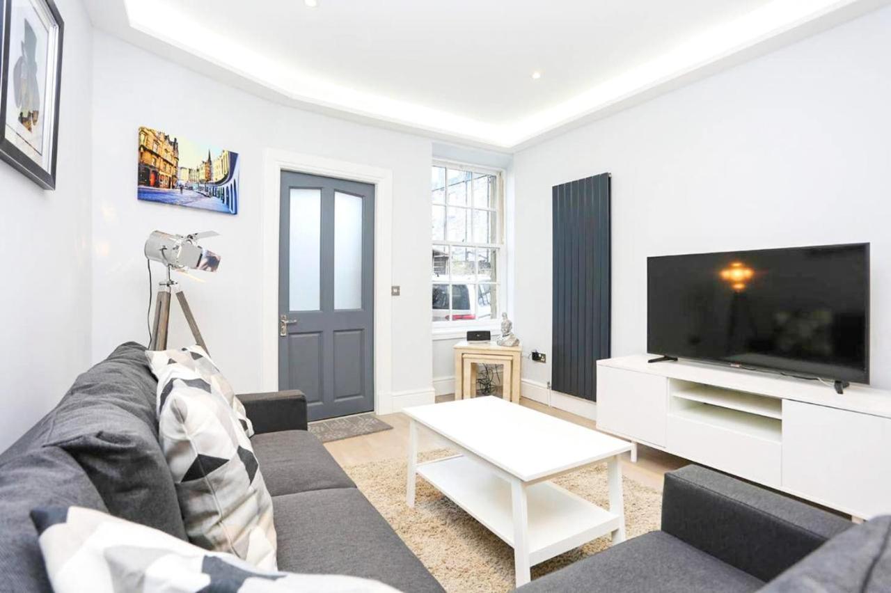 Ultra Modern, Stylish Apartment Next To Princes St Edinburg Exteriör bild