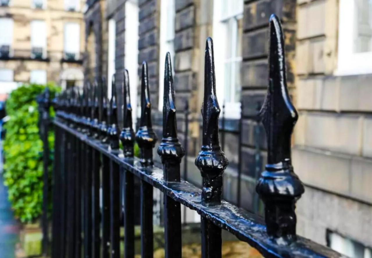 Ultra Modern, Stylish Apartment Next To Princes St Edinburg Exteriör bild